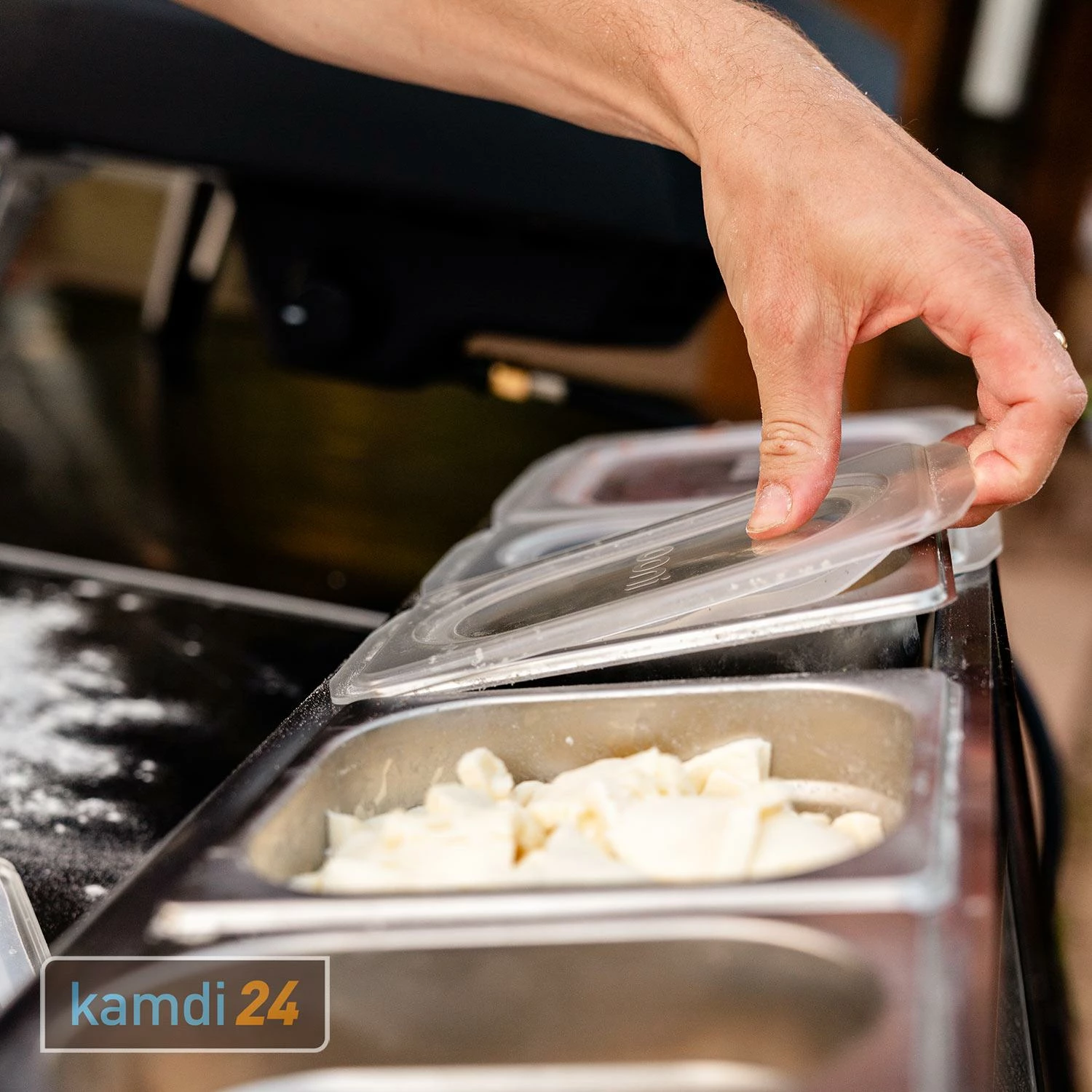 Ooni Pizzabelag-Station 12 Ooni Pizzabelag-Station – Bild 10